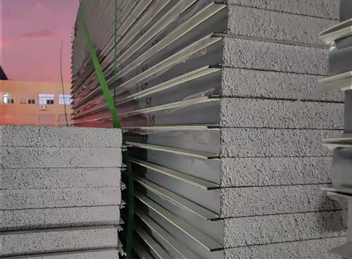 彩鋼岩棉夾芯板08